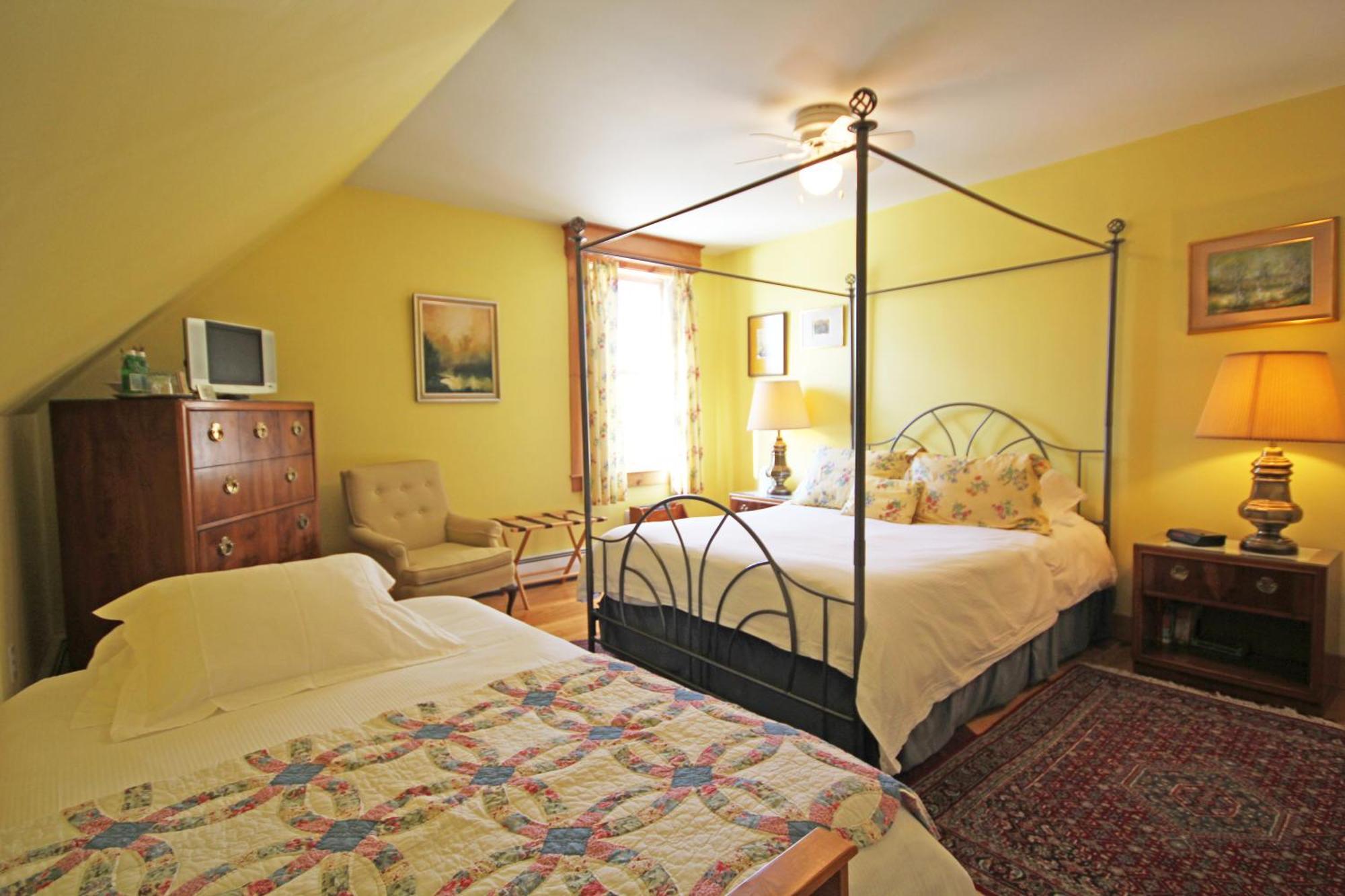 Highland Lake Inn Andover Room photo