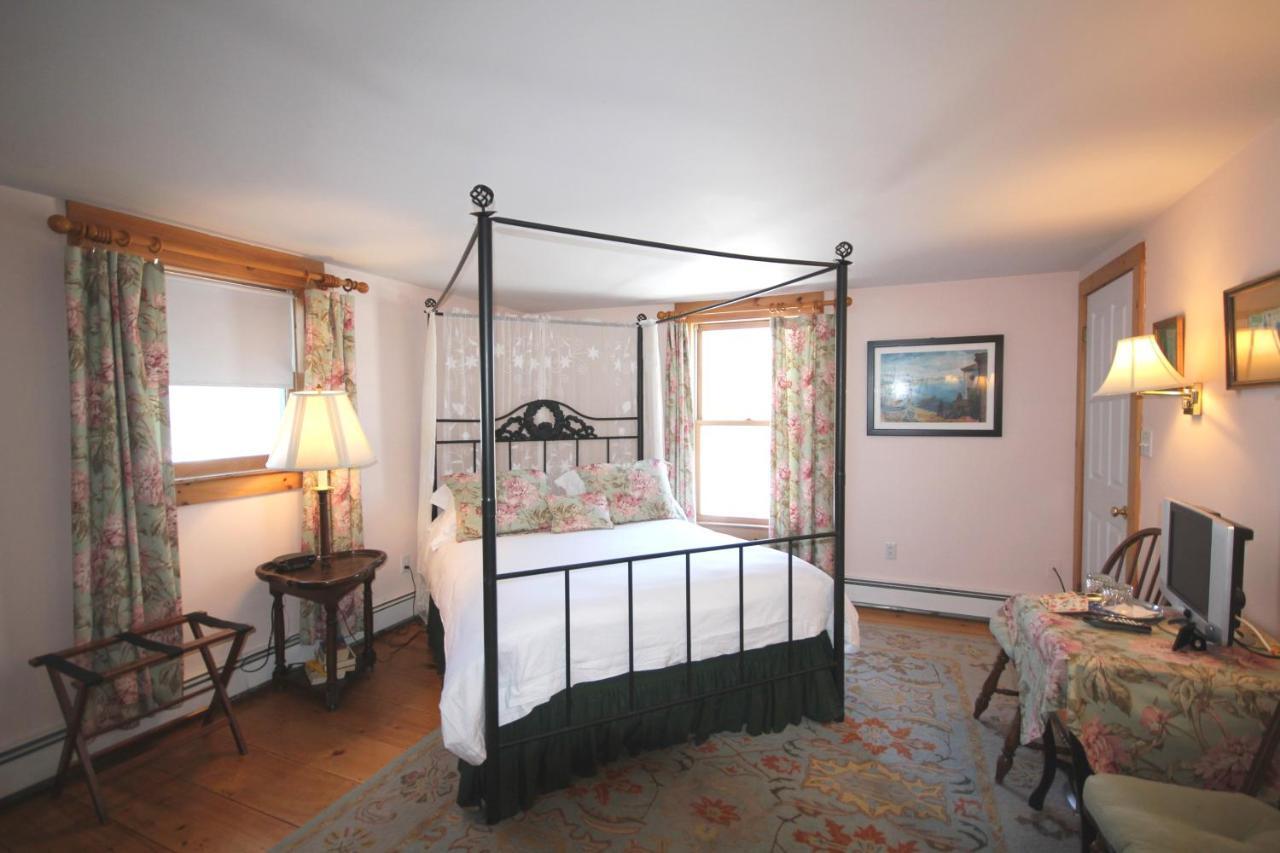 Highland Lake Inn Andover Room photo